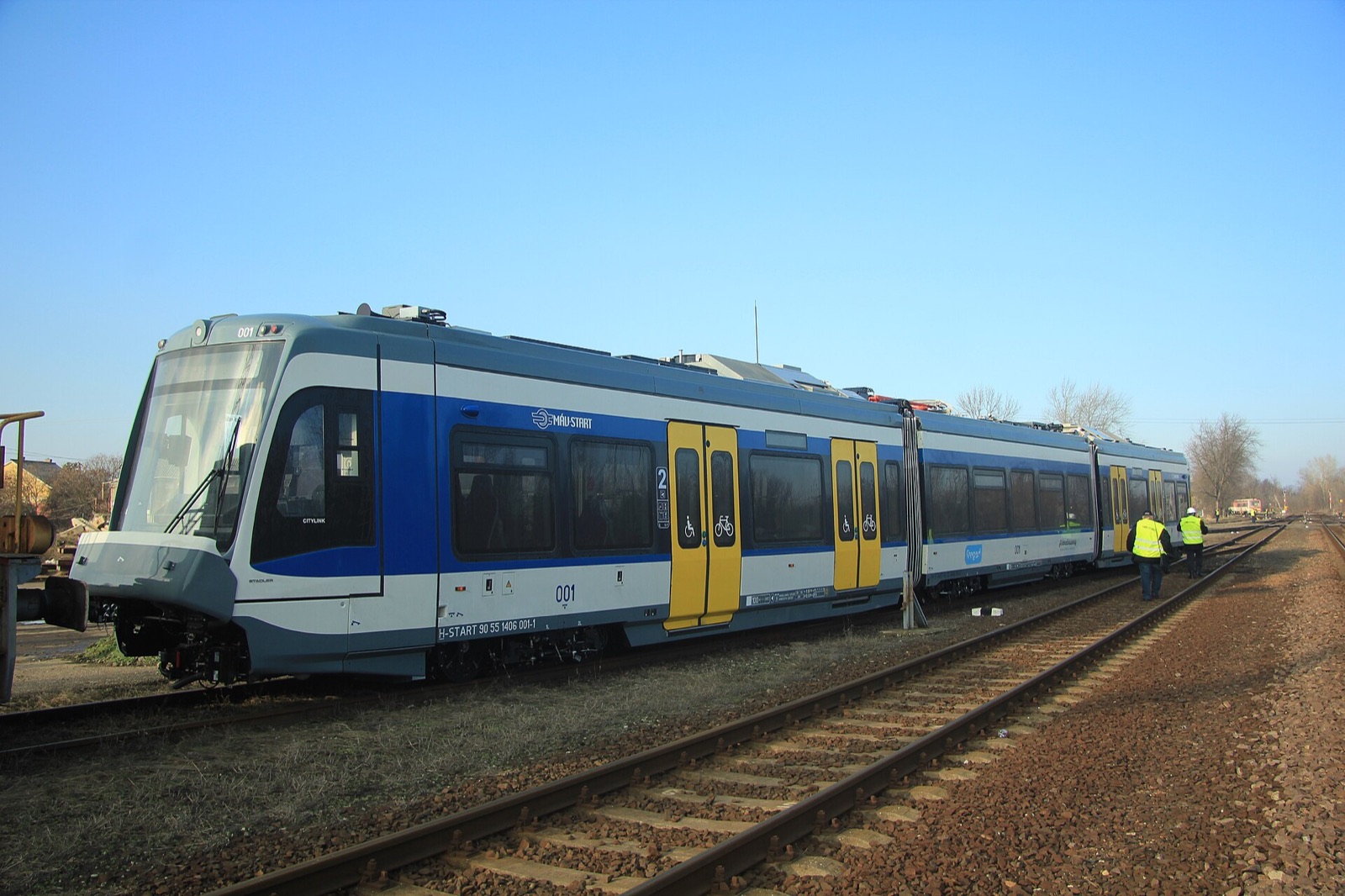 Rame Stadler CityLink à l'arrêt en gare